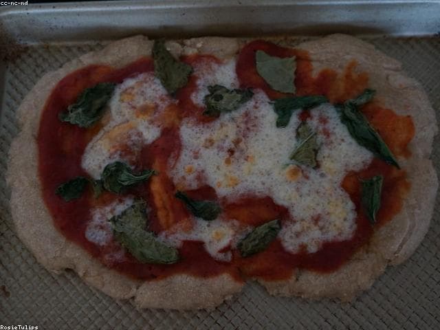Resep Pizza Mozzarella Saus Tomat Cirio